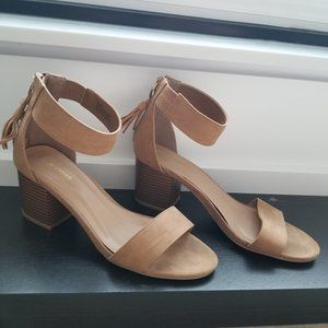 Maurices - Tan Zip Up Block Heels, size 8